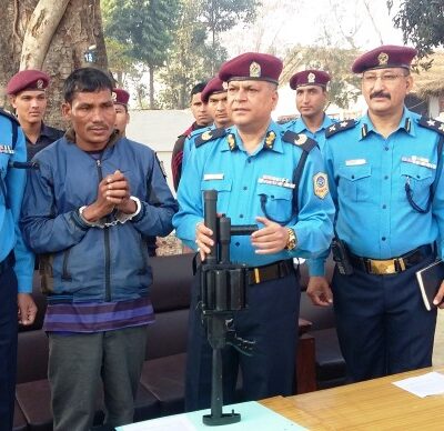 अस्रुग्यास गनसहित पक्राउ परेका थारुबारे अनुसन्धान जारी