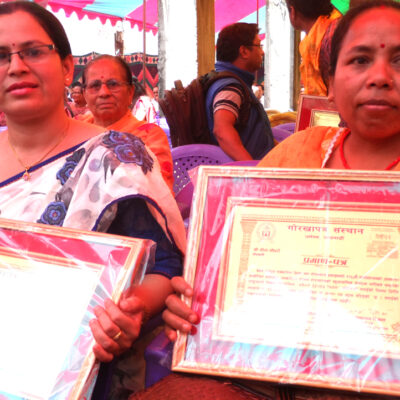 फरक विधामा योगदान दिएबापत दुई थारु भए सम्मानित