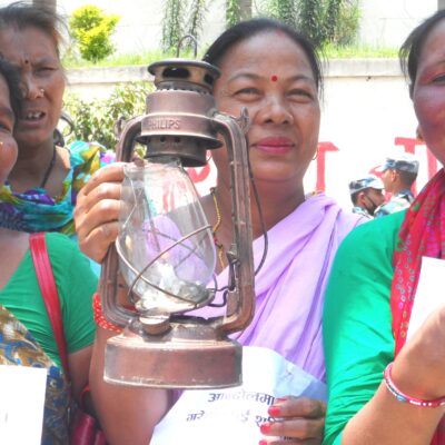 थारु संघर्ष समितिले लालटीन बालेर सडकमै थारु अधिकार खोज्ने !