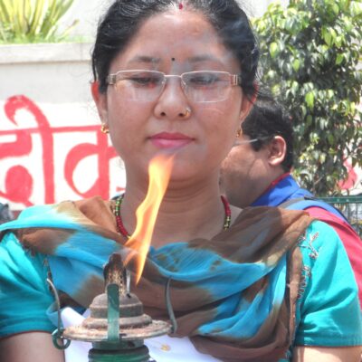 थरुहट संयुक्त संघर्ष समितिले गर्यो एकघण्टे लालटिन जुलुश प्रदर्शन