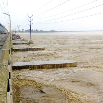 सप्तकोसीमा अहिलेसम्मकै तिब्र बहाव, स्थानीयले भन्छन् नदी बौलायो