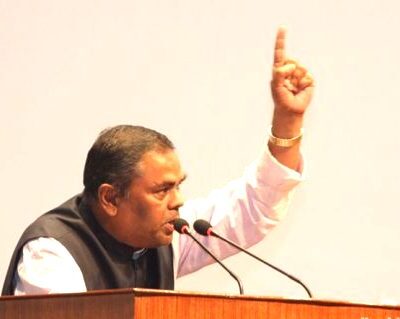 सरकारी जहाज डुब्न थालेपछि मुसाहरु निक्लदैछन्ः अध्यक्ष यादव
