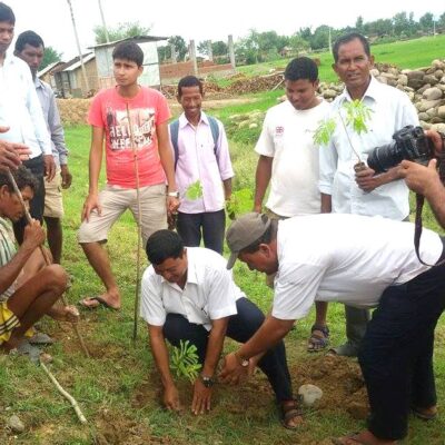 वातावरणमैत्री गाविस निर्माणके लाग वृक्षारोपण