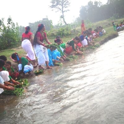 थारु अष्टिम्की पर्व २०७३ लाई सेलाउँदा जे देखियो (फोटो फिचर)