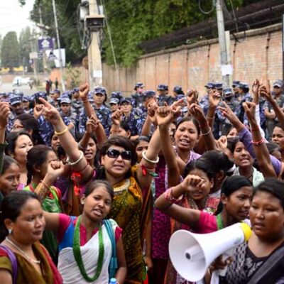 पढ्न अप्ठेरो भन्दै छात्रवृत्ति रकम बढाउन माग गरे मुक्त कमलरीले