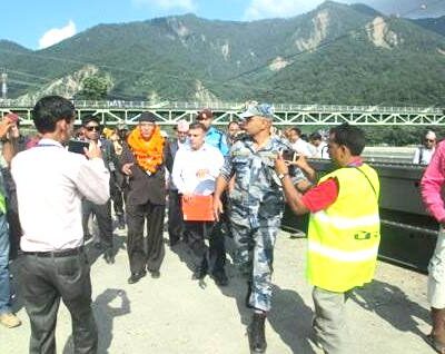 टीकापुरका पीडितको पीडा प्रधानमन्त्रीले सुनेनन्, पीडितको नाराबाजी