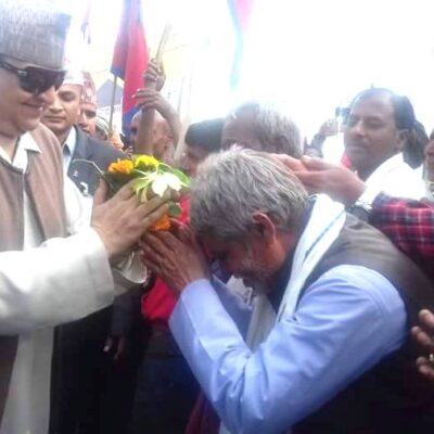 सिमरा विमानस्थलमा पूर्वराजा रानीलाई शुभचिन्तकको भव्य स्वागत