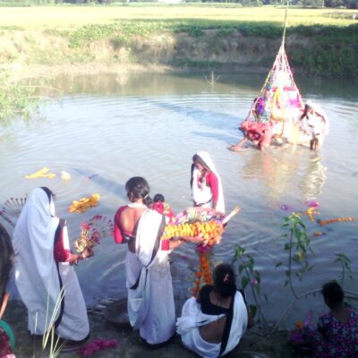 थारुटोल बलहामा कार्यक्रमगरी दिदीवहिनीले गरे समाचकेवा बिसर्जन