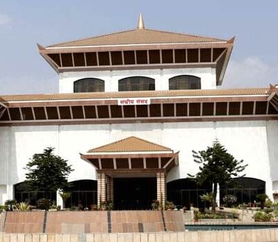 संघीय संसदको बैठक तयारीः राजपाद्वारा रेशम चौधरीलाई शपथको माग