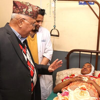 मेयर चौधरीको स्वास्थ्यअवस्थाबारे प्रधानमन्त्री ओलीले लिनुभयो जानकारी