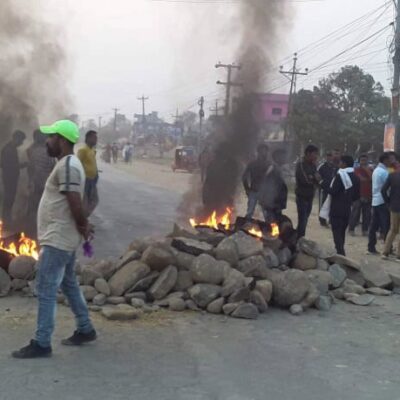 ट्रकले मोटरसाईकललाई ठक्कर दिदा त्यसमा सवार दुई थारुको ज्यान गयो