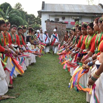 सखिया नाचले गुञ्जयमान बन्यो थारु गाउँबस्तीका आङ्गन